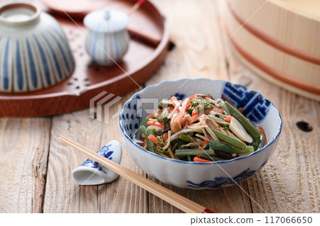 Boiled wild vegetables (bracken, potato stems, nameko mushrooms, princess bamboo, wood ear mushrooms, enoki mushrooms, carrots) Boiled wild vegetables (bracken, potato stems, nameko mushrooms, princess bamboo, wood ear mushrooms, enoki mushrooms, carrots) 117066650