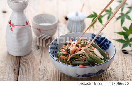Boiled wild vegetables (bracken, potato stems, nameko mushrooms, princess bamboo, wood ear mushrooms, enoki mushrooms, carrots) Boiled wild vegetables (bracken, potato stems, nameko mushrooms, princess bamboo, wood ear mushrooms, enoki mushrooms, carrots) 117066670