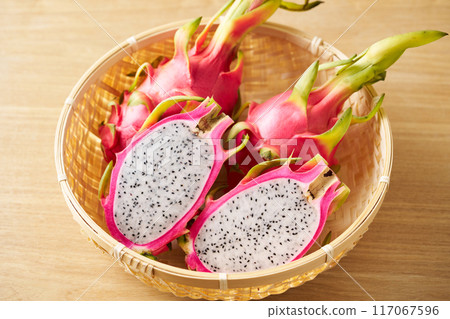籃子裡的火龍果 117067596