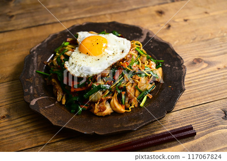 韭菜泡菜炒麵 117067824