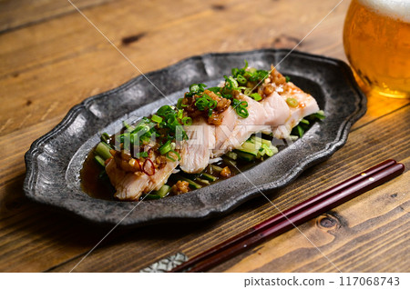 Drooled chicken 117068743