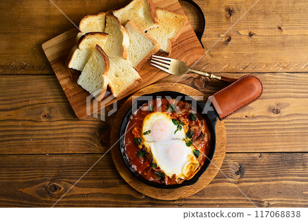 番茄醬和麵包(shakshuka風格) 番茄醬和麵包(shakshuka風格) 117068838