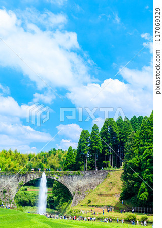 Tsujun Bridge in summer, Kamimashiki District, Kumamoto Prefecture Tsujun Bridge in summer, Kamimashiki District, Kumamoto Prefecture 117069329