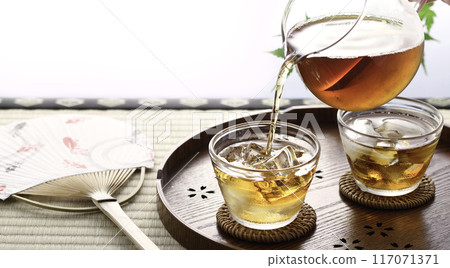 夏季經典飲品:冷大麥茶 夏季經典飲品:冷大麥茶 117071371