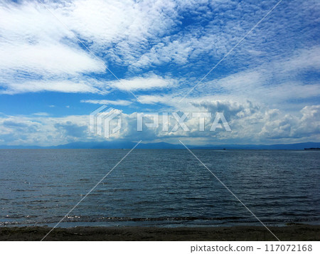 Blue sky and Lake Biwa (Nagahama City, Shiga Prefecture) Blue sky and Lake Biwa (Nagahama City, Shiga Prefecture) 117072168