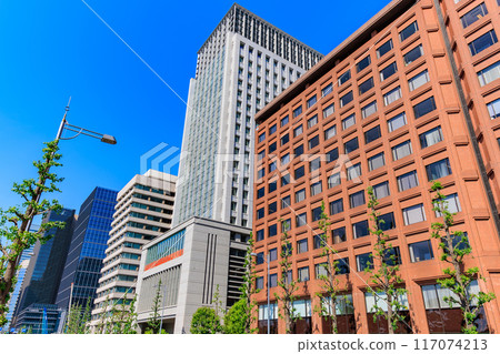 Mitsubishi Corporation Building and Marunouchi Mitsui Building seen from Hibiya Street in Marunouchi, Chiyoda Ward, Tokyo 117074213