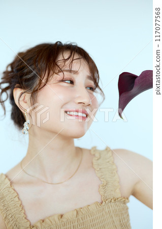 有花的女人肖像 117077568