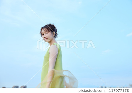 夏天的女人肖像 117077578