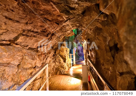 東北、龍仙洞、百間迴廊 - 沿著從入口通往的通道移動,就像探索一樣興奮的圖像 - 岩手縣巖泉町(1) 東北、龍仙洞、百間迴廊 - 沿著從入口通往的通道移動,就像探索一樣興奮的圖像 - 岩手縣巖泉町(1) 117078049