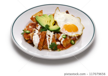 chilaquiles、薩爾薩羅哈、墨西哥早餐 chilaquiles、薩爾薩羅哈、墨西哥早餐 117079656