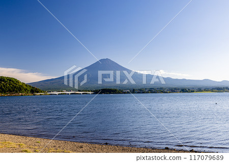 Mount Fuji as seen from Lake Kawaguchi in Yamanashi Prefecture Mount Fuji as seen from Lake Kawaguchi in Yamanashi Prefecture 117079689