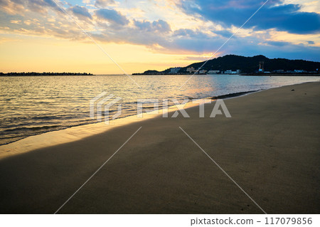 片面波浪海灘 片面波浪海灘 117079856