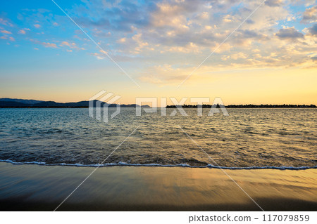 片面波浪海灘 片面波浪海灘 117079859