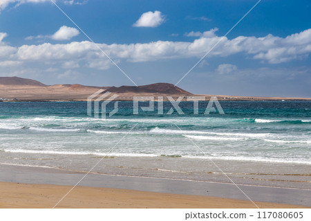Landscape and beaches near Famara resort, Lanzarote, Canary Islands 117080605