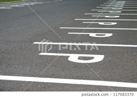 Flat parking lot 117083370