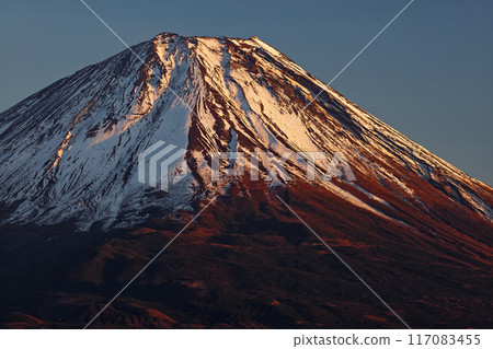 從精進湖和全景平台看到的黃昏富士山 117083455