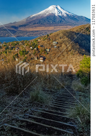 深秋從平尾山看富士山 117083631