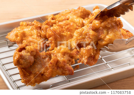  Deep-fried chicken 117083758