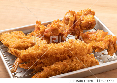 油炸食品(炸雞、炸蝦、炸豬排) 油炸食品(炸雞、炸蝦、炸豬排) 117083778
