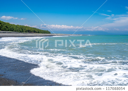 Miho no Matsubara - one of Japan's three largest pine groves, overlooking the majestic Mount Fuji over the white waves of the blue sea. A World Heritage Site, one of Japan's New Three Scenic Views, and a national place of scenic beauty. 117088054