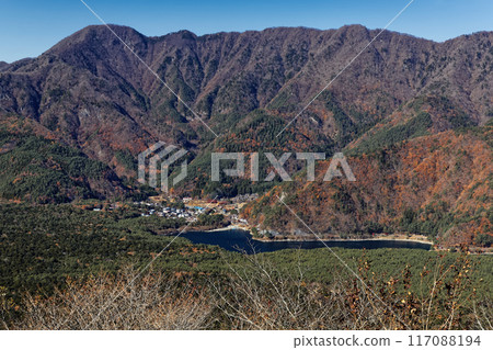 The ridgeline of Mt. Odake and Lake Saiko seen from Sankodai in late autumn The ridgeline of Mt. Odake and Lake Saiko seen from Sankodai in late autumn 117088194