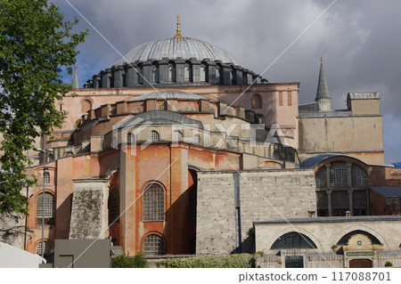 聖索菲亞大教堂在伊斯坦布爾,土耳其 聖索菲亞大教堂在伊斯坦布爾,土耳其 117088701