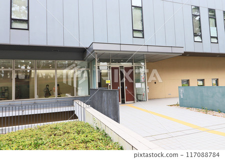 Yahatanishi Library in the Kurosaki district of Yahatanishi Ward, Kitakyushu City 117088784