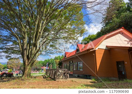 秋意盎然的商店建築和農場/公園風景“山田農場牛奶村”阿蘇區西原村 秋意盎然的商店建築和農場/公園風景“山田農場牛奶村”阿蘇區西原村 117090690