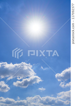 晴朗秋日的陽光和雲彩（複製空間版）從大自然中看到的天空“南阿蘇道之站Asobinosato Kugino” 117092377