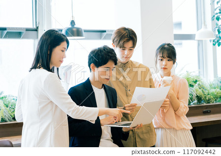 Business team 117092442