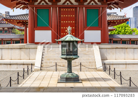 四天王寺,天王寺區,大阪市,四天王寺,五層寶塔和燈籠 四天王寺,天王寺區,大阪市,四天王寺,五層寶塔和燈籠 117093283