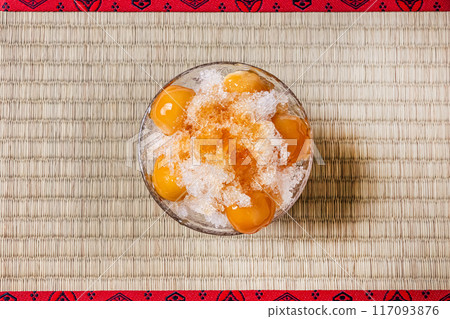 Japanese style shaved ice 117093876