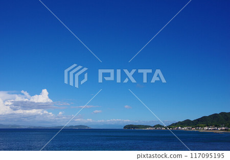 兵庫縣淡路島眺望友島和鳴島 兵庫縣淡路島眺望友島和鳴島 117095195