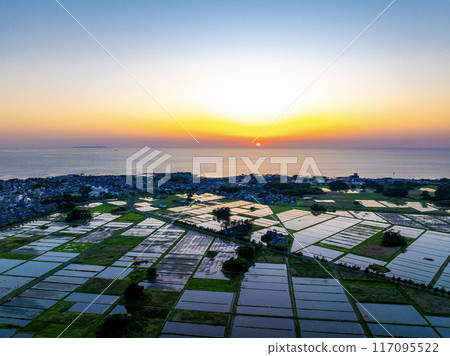 The Sea of Japan and Kujukushima Islands at sunset (Nikaho City, Akita Prefecture) The Sea of Japan and Kujukushima Islands at sunset (Nikaho City, Akita Prefecture) 117095522