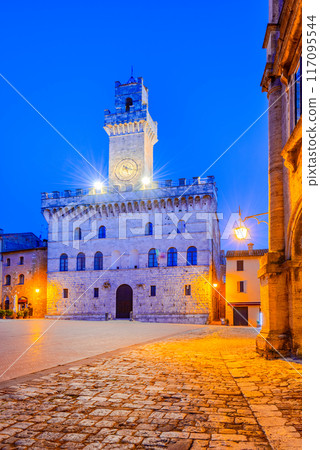 Montepulciano, Tuscany. Beautiful cityscape view on Piazza Grande  with Town Hall, historical Italy small town. 117095544