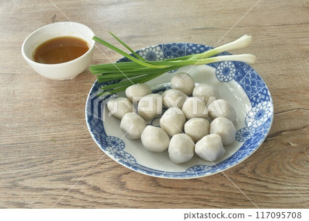 steamed pork ball arraning on plate dipping spicy and sour chili sauce steamed pork ball arraning on plate dipping spicy and sour chili sauce 117095708