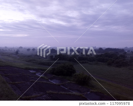 Early morning river bed 117095978