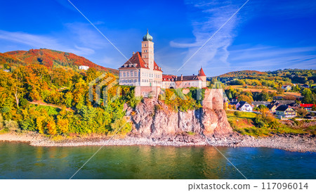 Schonbuhel an der Donau, Wachau Valley in Lower Austria Schonbuhel an der Donau, Wachau Valley in Lower Austria 117096014