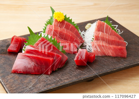 Assorted tuna sashimi Assorted tuna sashimi 117096427