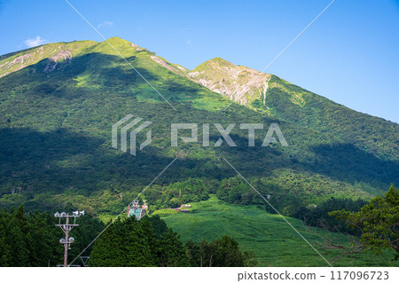 Beautiful scenery of Daisen in Tottori prefecture, Japan Beautiful scenery of Daisen in Tottori prefecture, Japan 117096723