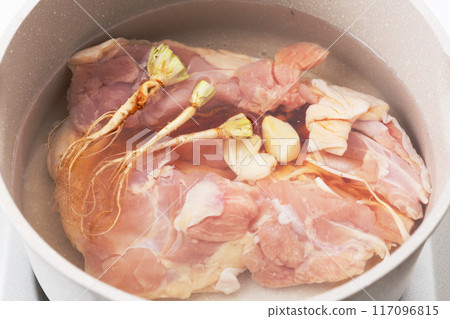 泰國菜/Khao Man Gai 烹飪場景 泰國菜/Khao Man Gai 烹飪場景 117096815