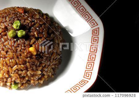 Burnt soy sauce fried rice 117096928
