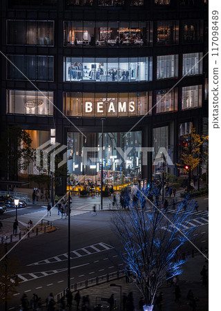 丸之內的夜晚 117098489