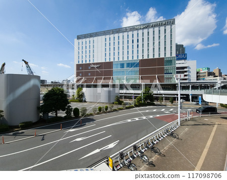 Funabashi Station Shopping Center Chapeau and JR East Hotel Mets Funabashi 117098706