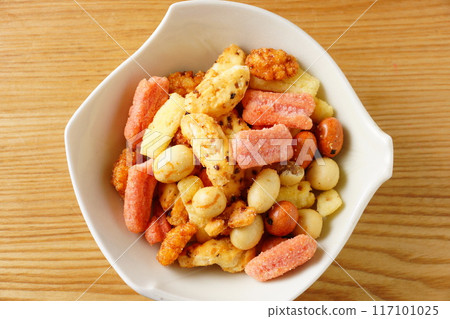 混合米果和啤酒 混合米果和啤酒 117101025