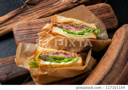烤牛肉三明治 自製烤牛肉三明治 烤牛肉三明治 自製烤牛肉三明治 117101184