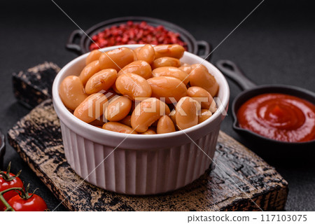 Delicious nutritious canned beans in tomato, with salt and spices 117103075