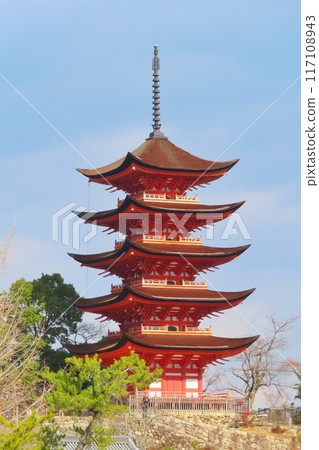 [Hiroshima Prefecture] Five-storied pagoda on Miyajima, one of the three most scenic spots in Japan, Aki 117108943