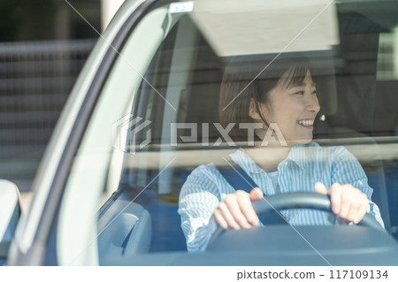 開車的女人 開車的女人 開車的女人 開車的女人 117109134