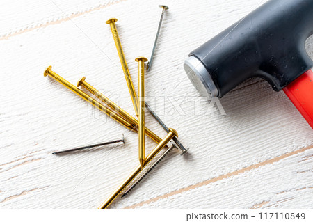 Hammer and nail 117110849